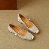 Naila Pumps