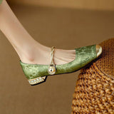 Naila Pumps