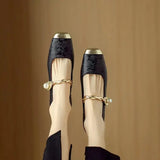 Naila Pumps